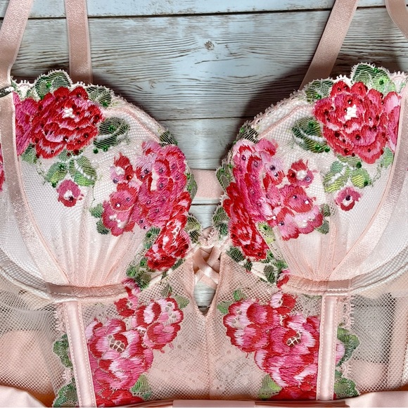 Victoria’s Secret Embroidered Roses with Crystals Corset and Panty Set - Picture 4 of 15